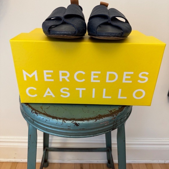 Mercedes Castillo Amaia Pebbled Leather Open-toe Flats (Navy Blue - Size 9/39) - Picture 6 of 8